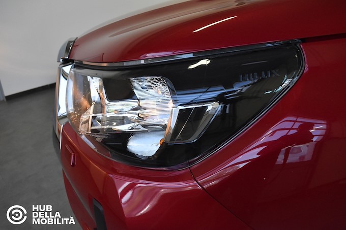 TOYOTA Hilux 2.8 D 4WD 4 porte Double Cab Lounge